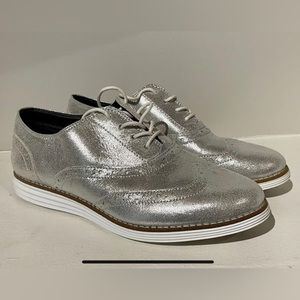 Cole Haan Original Grand Wingtip Oxfords Silver Leather 7C